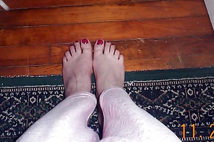 2006-12-07 - One of Mann's ex-girlfriends. Debbie P's Feet
