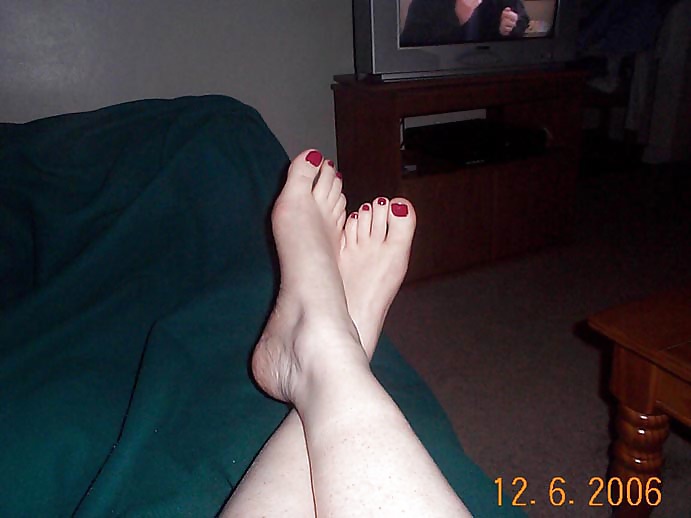 2006-12-07 - una de las ex-novias de mann. pies de debbie p
 #11026569