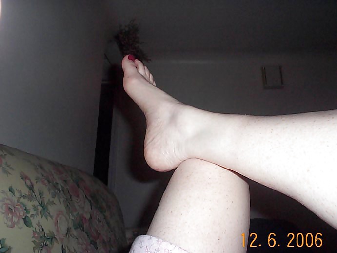 2006-12-07 - One of Mann's ex-girlfriends. Debbie P's Feet #11026579