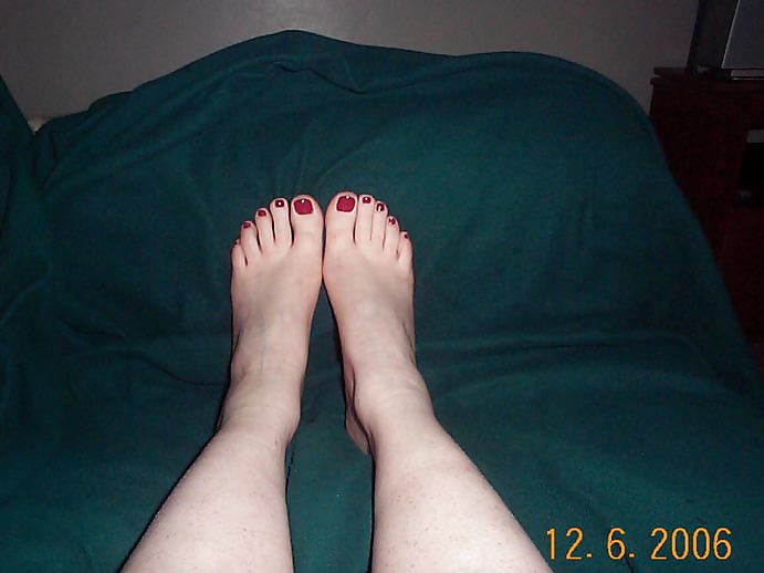 2006-12-07 - One of Mann's ex-girlfriends. Debbie P's Feet #11026602