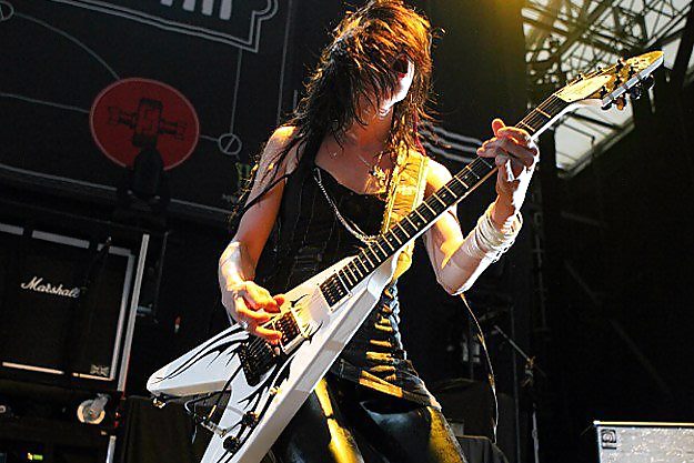 Izzy Hale #17389053