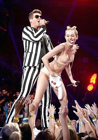 Miley Cyrus VMAs 2013: Bands Eine Ihren Tanz Zu Machen! #21085726
