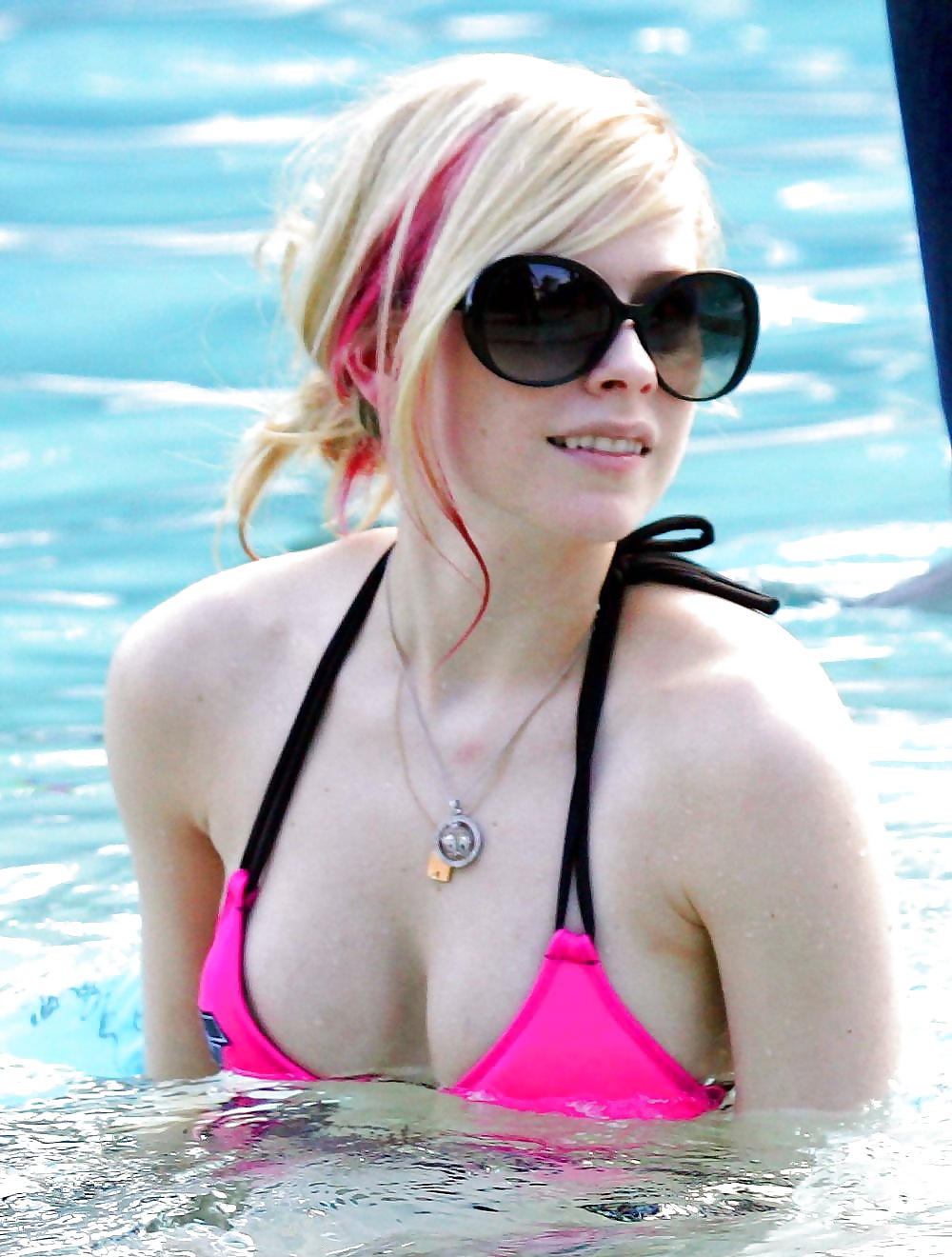 Avril Lavigne #22483682