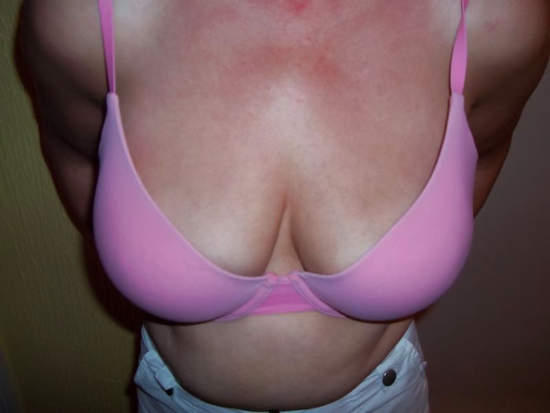 Frau Ihre Verkaufs-BH Auf Dem Netz #15197812