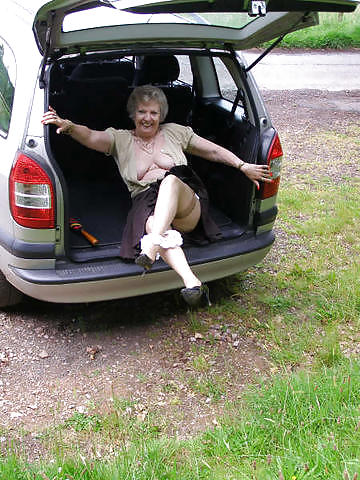 Les mammies en voiture #9310104