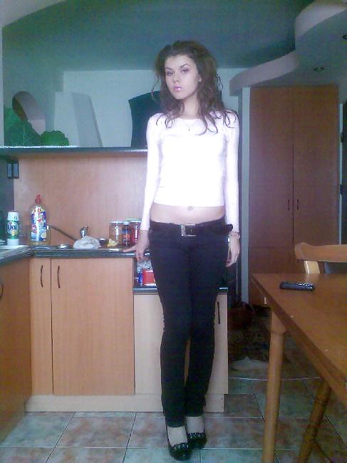 Younger bitch #9392390