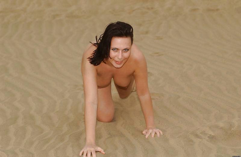 Caliente 40 milf 
 #12283415