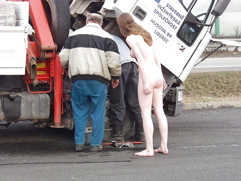 Chica checoslovaca caminando desnuda en público - n. c. 
 #13628753