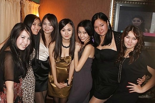 甘くてセクシーなアジアのカザフ族の女の子たち #15
 #22386292