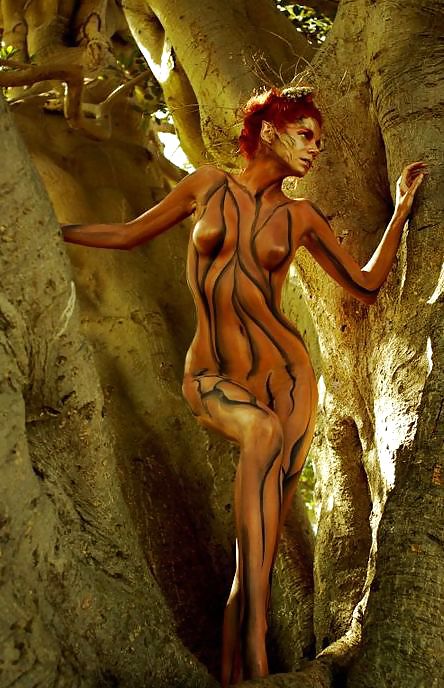 Body painting & luce
 #2694758