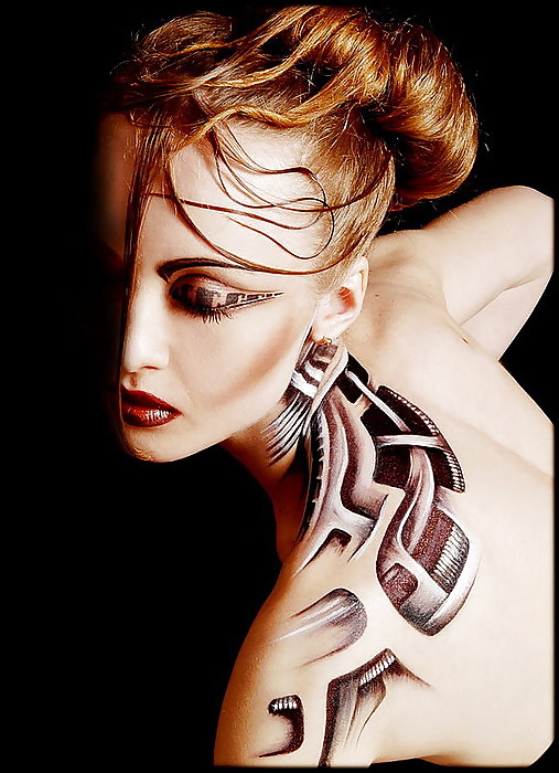 Body painting & luce
 #2694771