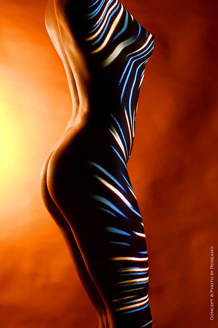Body painting & luce
 #2694774
