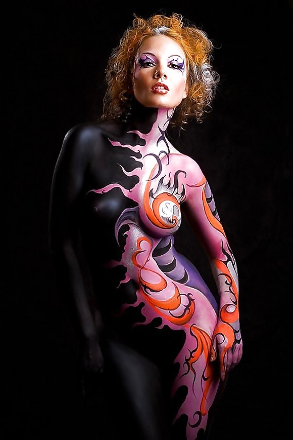 Body painting & luce
 #2694785
