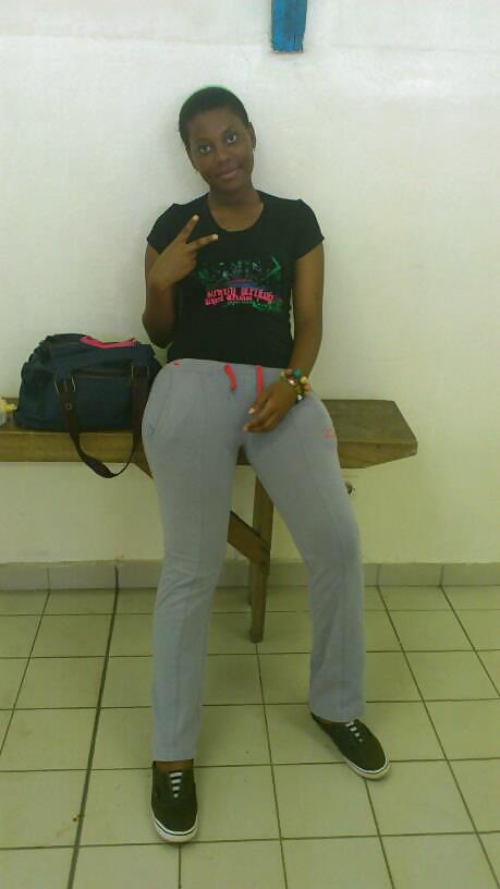 La meuf que j'ai nike  #9779021