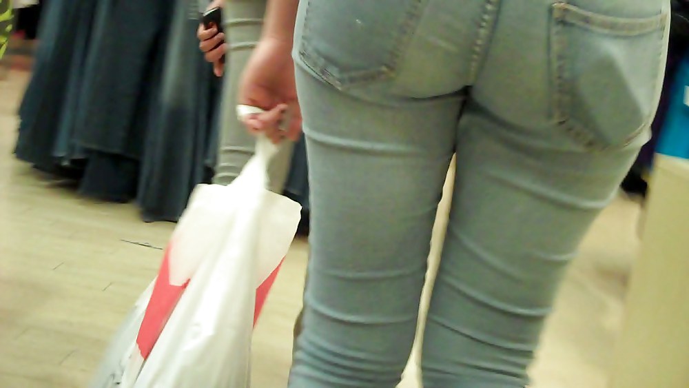 Mall ass & butts spending cash on jeans #3550485