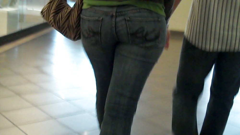 Mall ass & butts spending cash on jeans #3550515