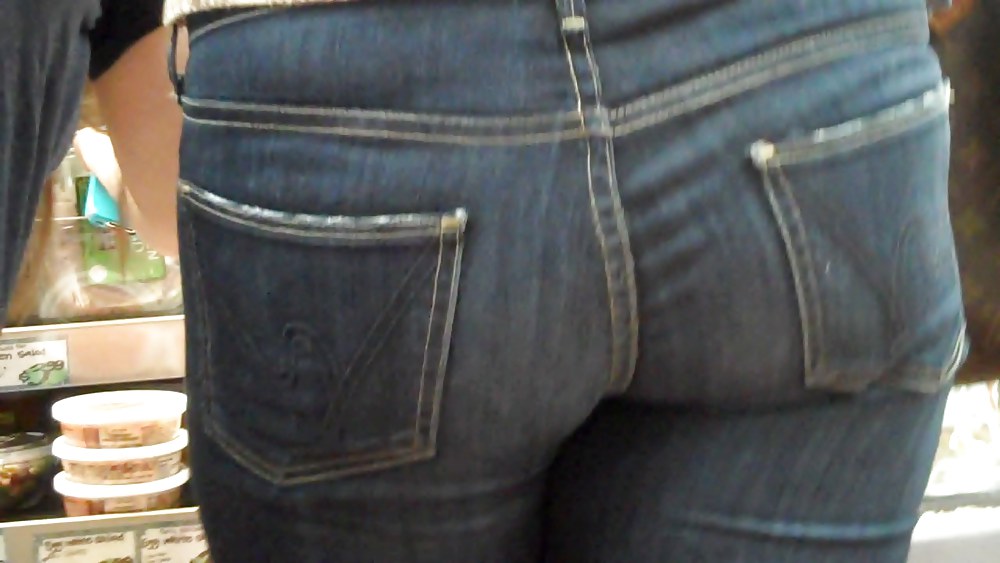 Mall ass & butts spending cash on jeans #3550532