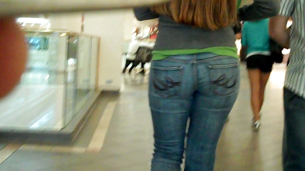 Mall ass & butts spending cash on jeans #3550590