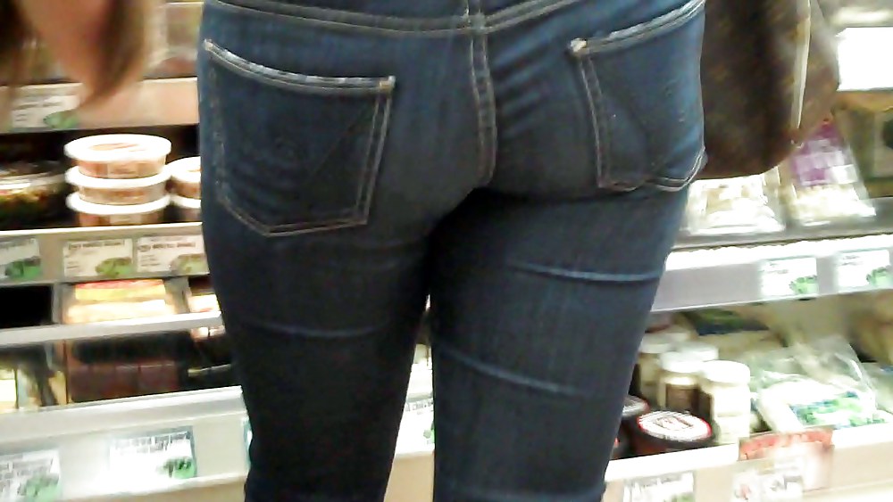 Mall ass & butts spending cash on jeans #3550612
