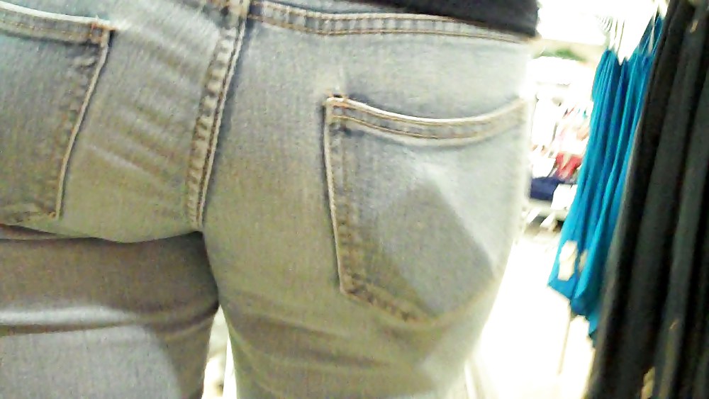 Mall ass & butts spending cash on jeans #3550621
