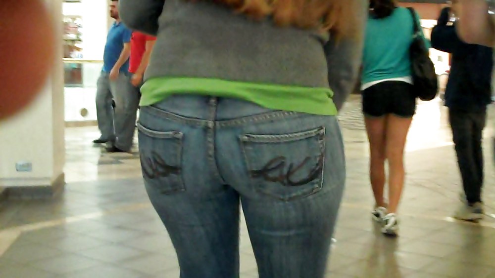 Mall ass & butts spending cash on jeans #3550692