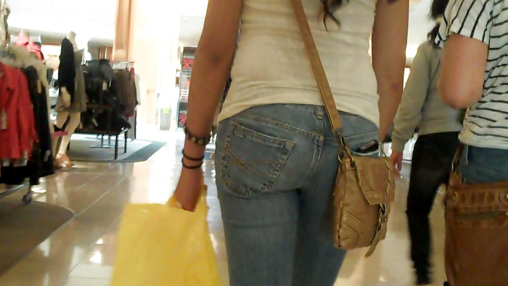 Mall ass & butts spending cash on jeans #3550749