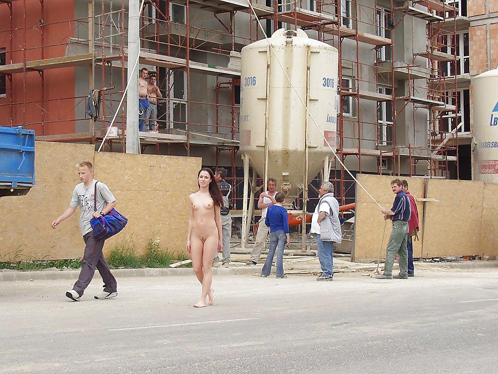 Hombre vestido, mujer desnuda(cmnf)
 #7553018
