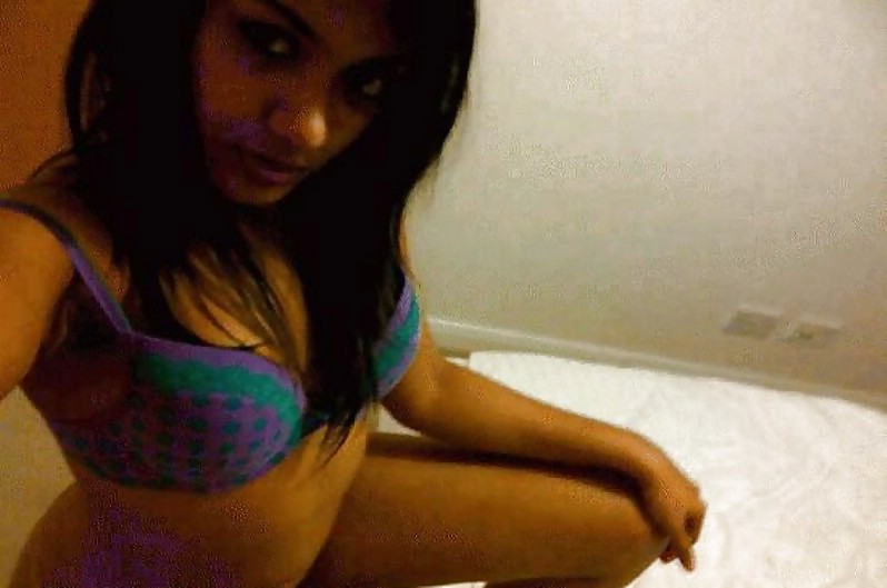 Sexy Indian Escort Girl Nude Pictures #21814483