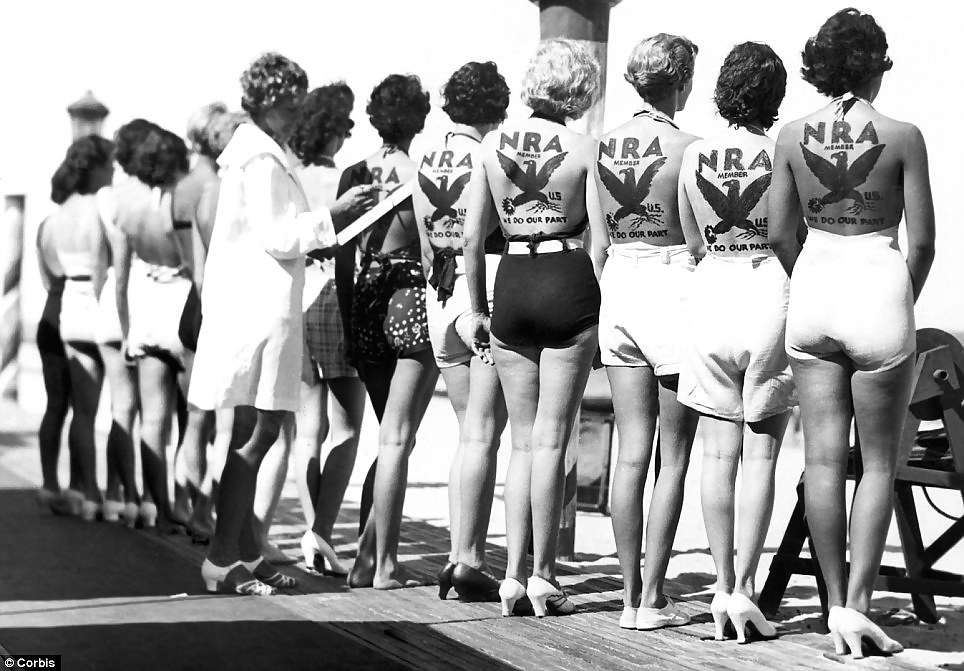 La belleza del concurso de belleza vintage (no desnudo)
 #16067536