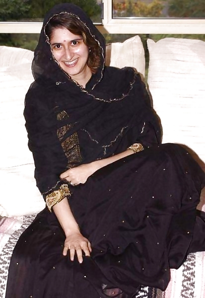 SEXY PAKISTANI WIFEY #8561320
