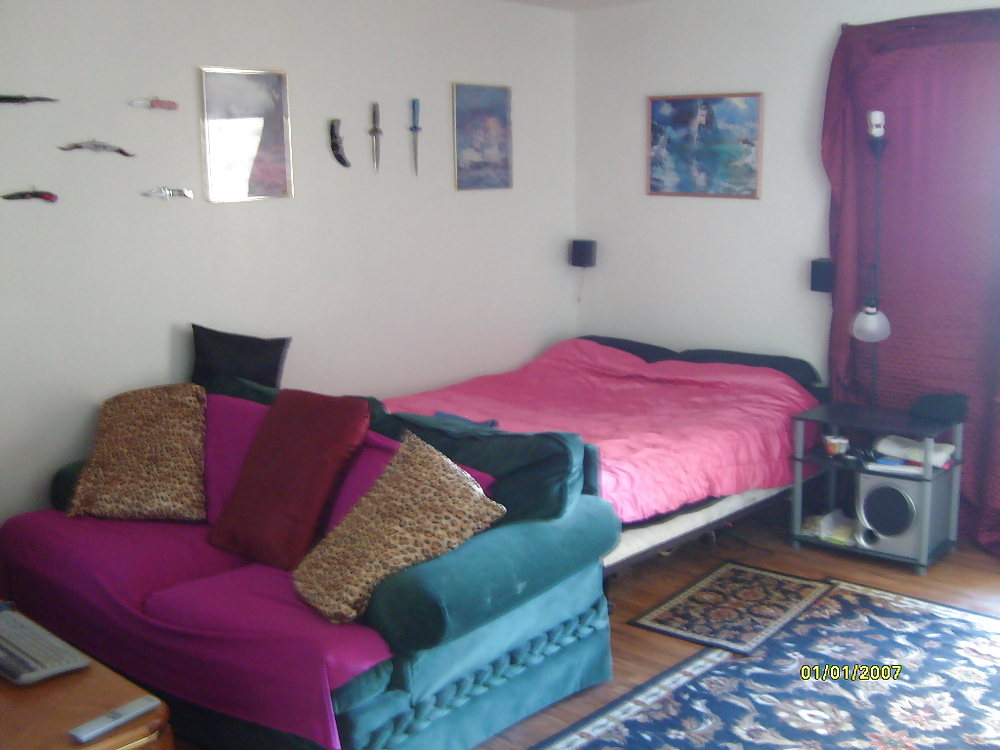 Manos y casa
 #19111498