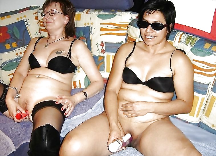 Amas de casa mostrando para nosotros
 #6785924