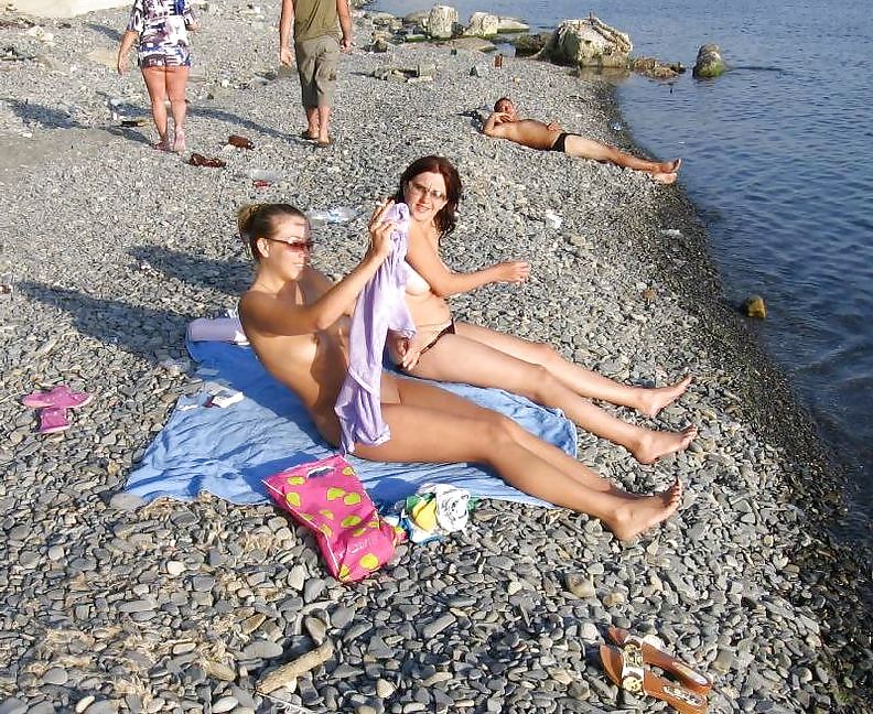 Divertimento nudo sulla spiaggia
 #708901