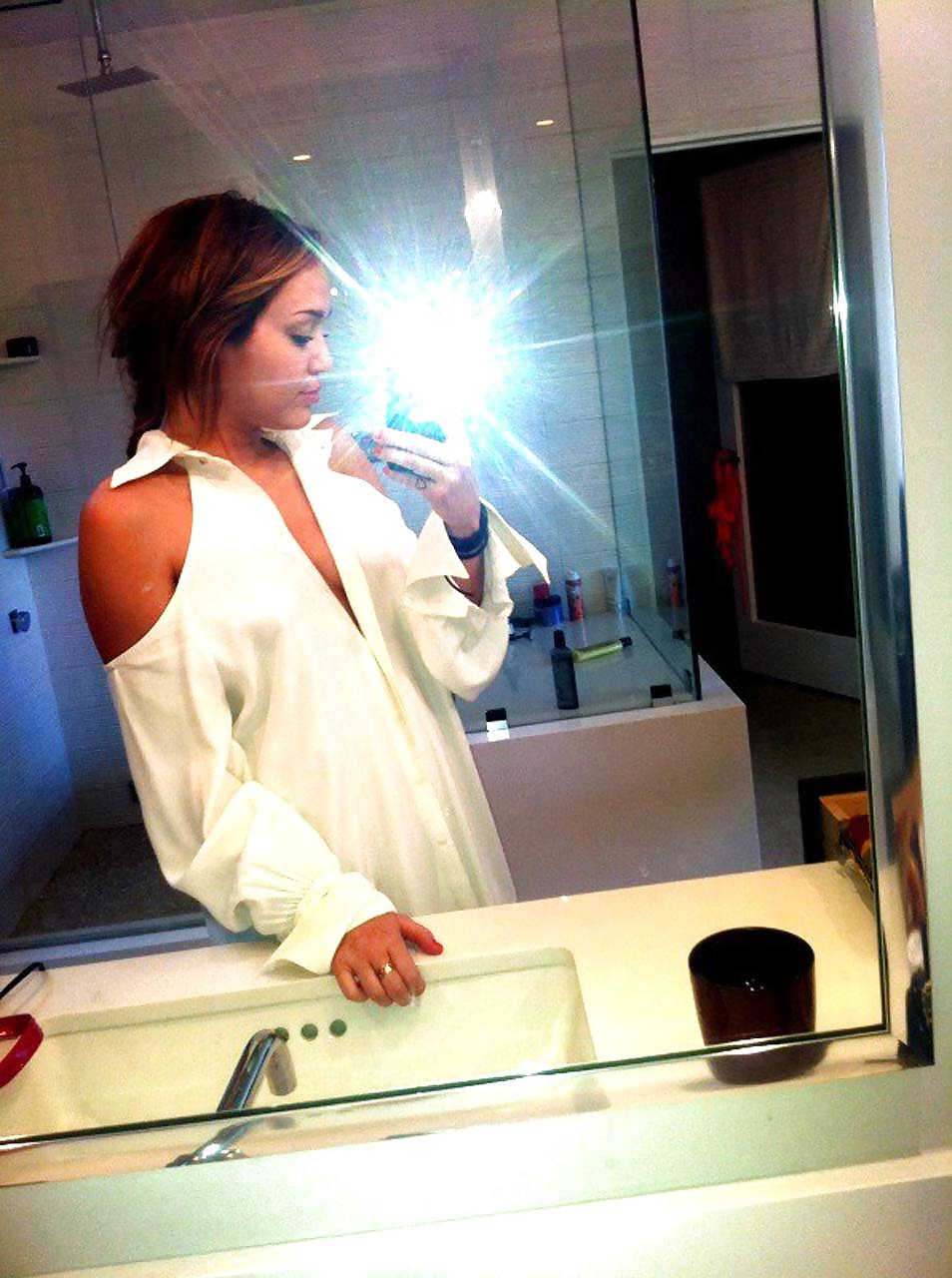 Miley Cyrus 2 By twistedworlds #4684541