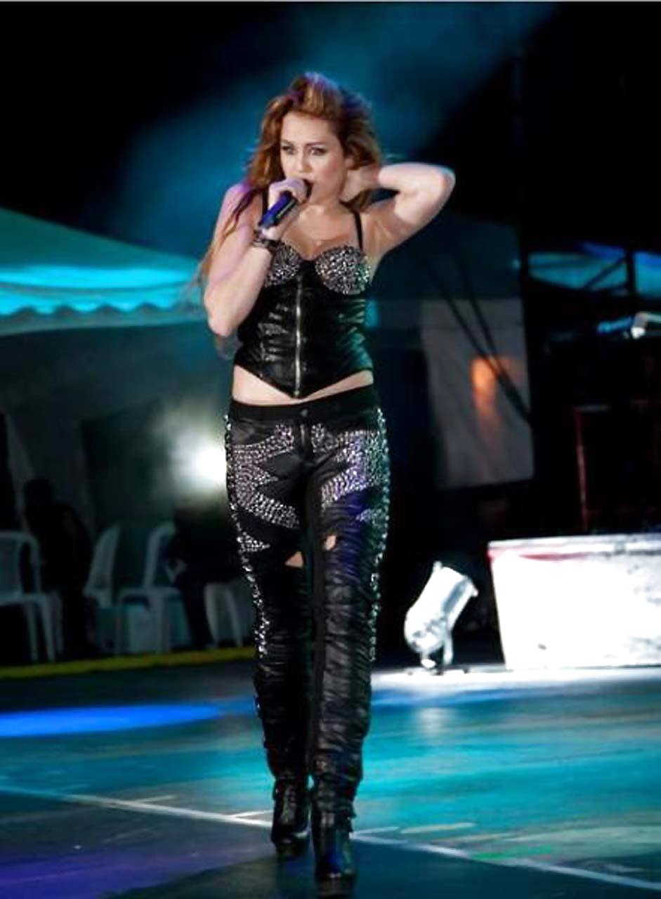 Miley cyrus 2 by twistedworlds
 #4684640