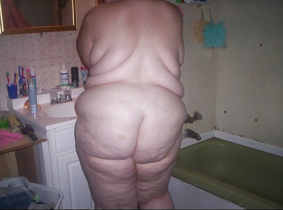 Amateur bbw posing #11695461