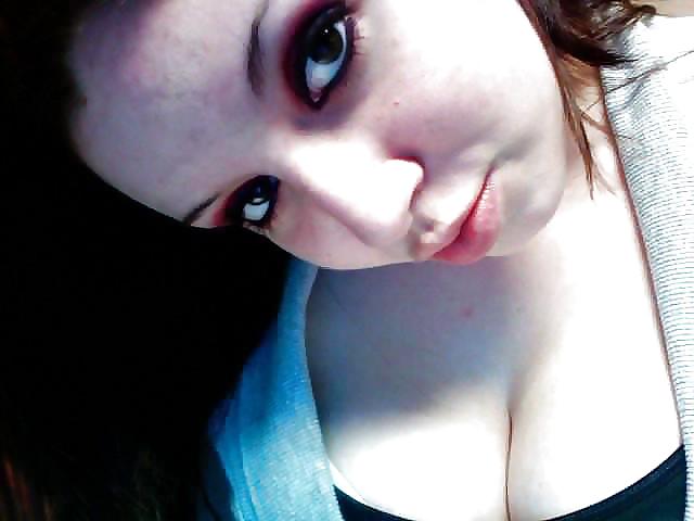 Tetas grandes
 #17683299