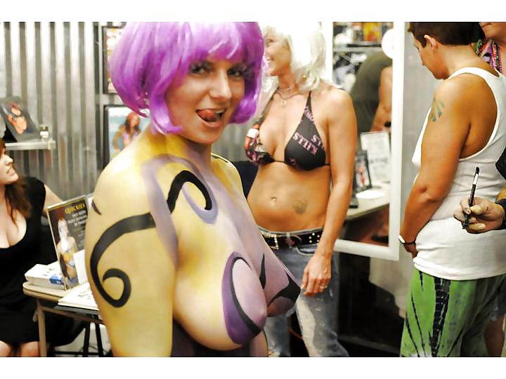 Nude Painted Ladies in Public Fetish Gallery 11 #22176230