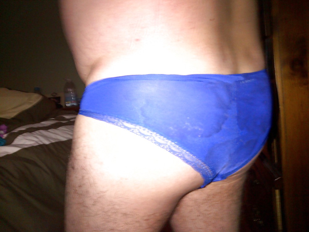 Yo vistiéndome
 #18664521