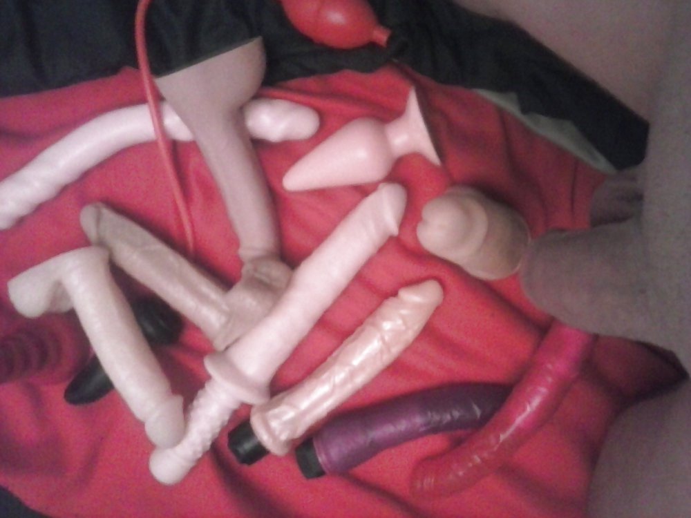 La mia collezione di dildo (vuoi cum'n'play?)
 #22701607