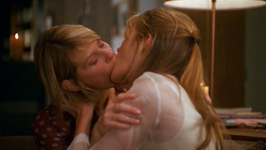 Lesbo besando tapas de la película
 #10874987