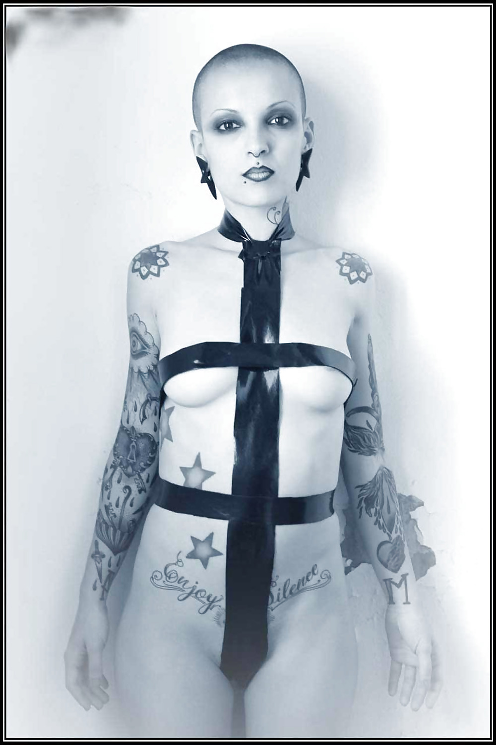 Sexy skin-punk chica con tatuajes - punxxx
 #11051159