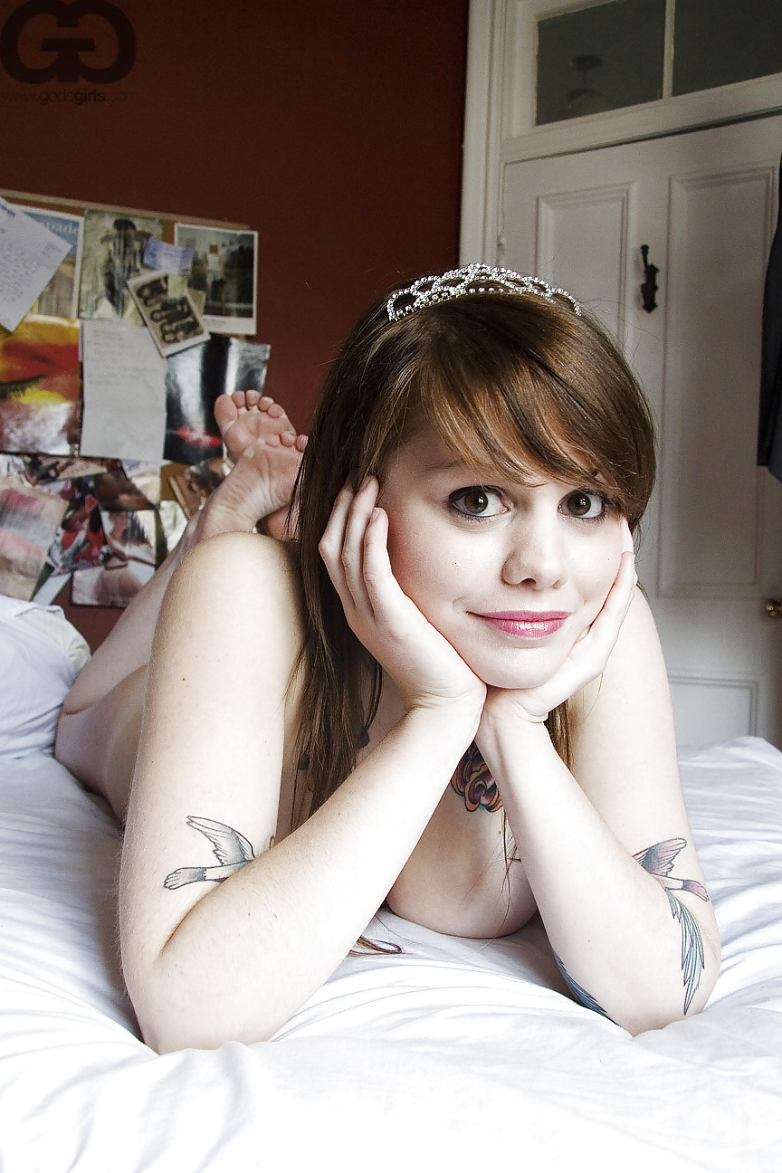 Beatrice martin aka coeur de pirate Canadian pop singer #494185