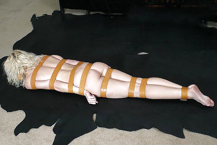 Belleza con cinturón
 #18878152