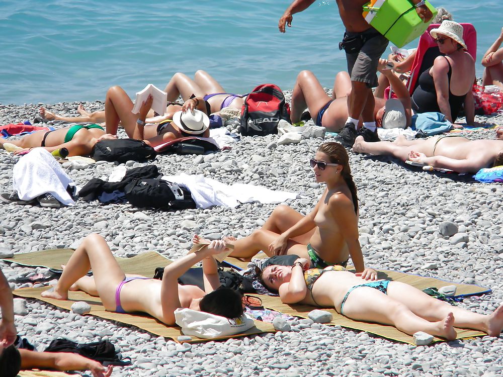 Auf Einem Strand In Der Nähe Von Ihnen #16847305