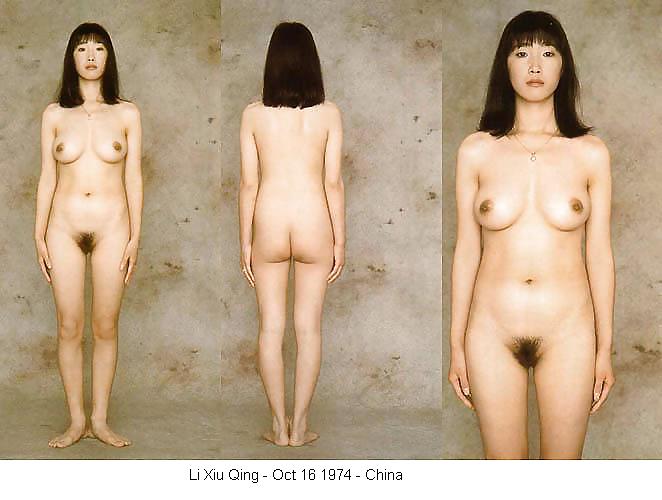 Bekleidet-unclothed Frauen Aller Art. #19644704