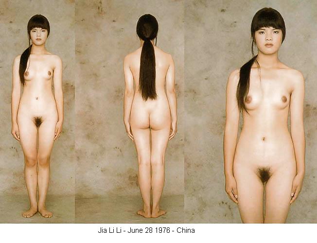 Bekleidet-unclothed Frauen Aller Art. #19644787