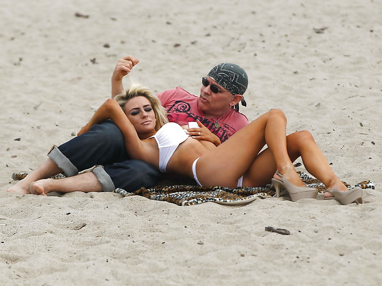 Courtney stodden - White bikinis on a beach in los angeles
 #5715420