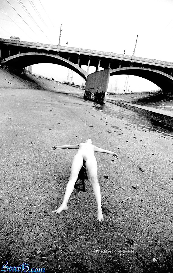 ¡Morena gótica caliente afeitada con un coño impecable!
 #19948431