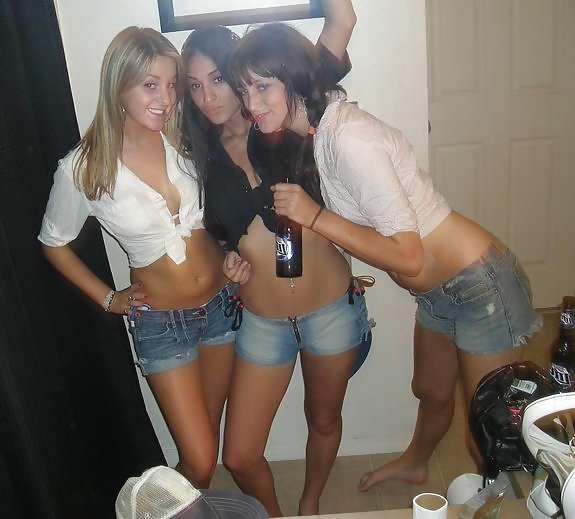 Three hot party girls #3879972